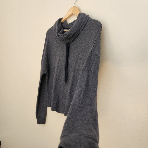 Tek Gear Cowl Neck Athletic Sweatshirt Size Medium - Picture 2 of 7